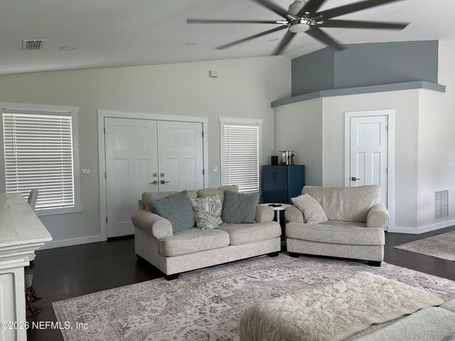 1928 FARM Way, Middleburg, FL 32068