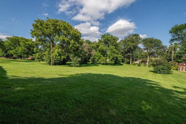 W215N10150 Hickory DRIVE, Colgate, WI 53017