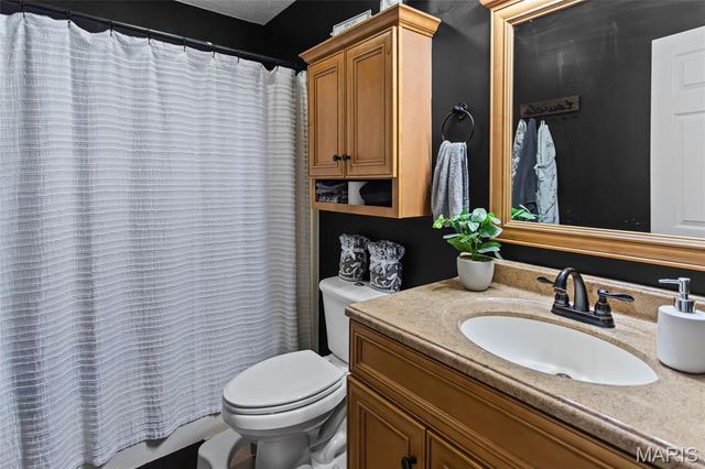 1345 Poplar Street 2A, Highland, IL 62249