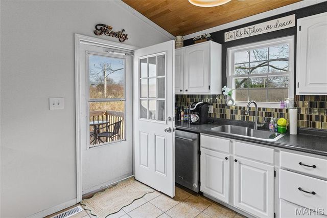 1345 Poplar Street 2A, Highland, IL 62249