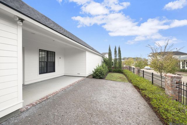 1222 AMERICANA BLVD, Zachary, LA 70791