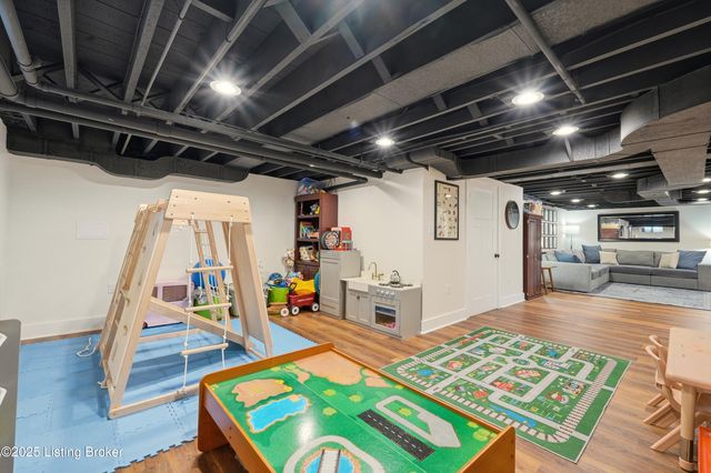 4402 Rudy Ln, Louisville, KY 40207