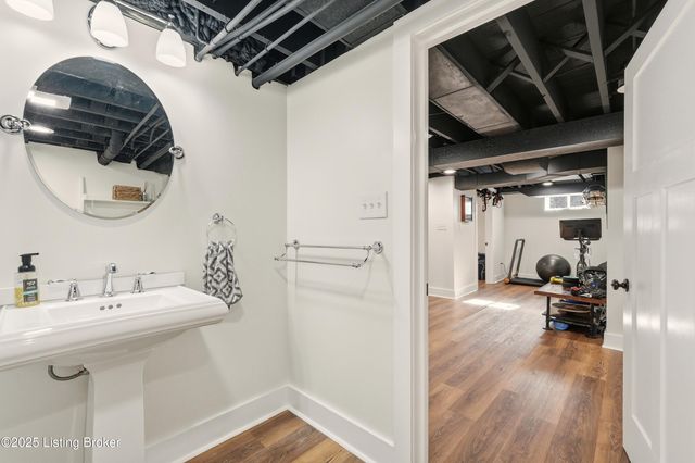 4402 Rudy Ln, Louisville, KY 40207