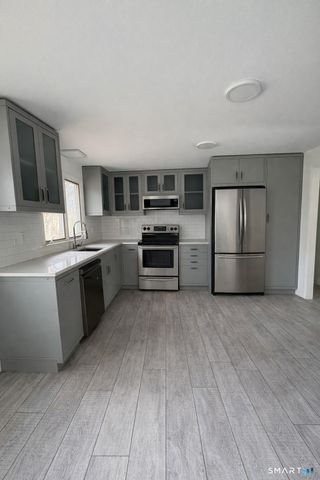 14 Boxwood Lane, Norwich, CT 06360