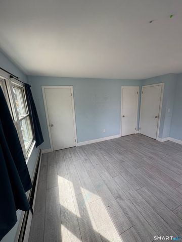 14 Boxwood Lane, Norwich, CT 06360