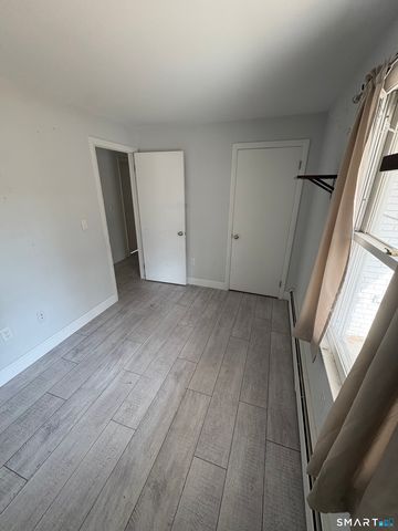 14 Boxwood Lane, Norwich, CT 06360