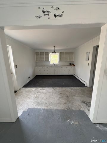 14 Boxwood Lane, Norwich, CT 06360