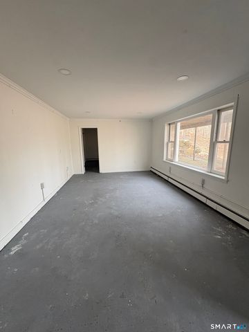 14 Boxwood Lane, Norwich, CT 06360