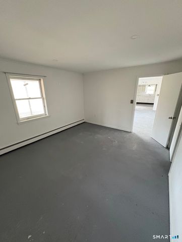 14 Boxwood Lane, Norwich, CT 06360