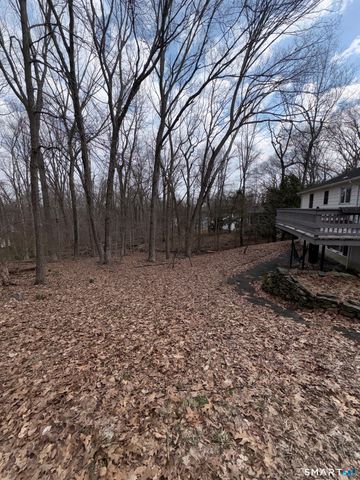 14 Boxwood Lane, Norwich, CT 06360