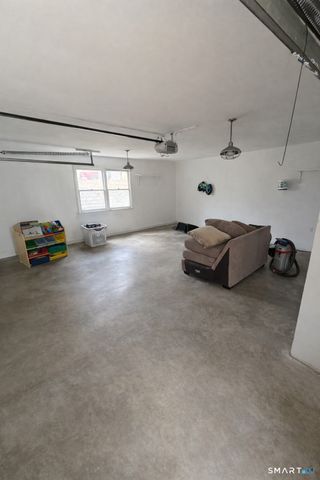 14 Boxwood Lane, Norwich, CT 06360