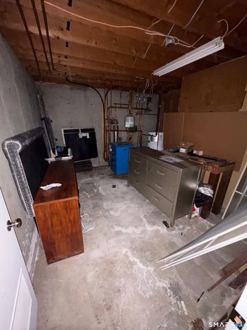 14 Boxwood Lane, Norwich, CT 06360