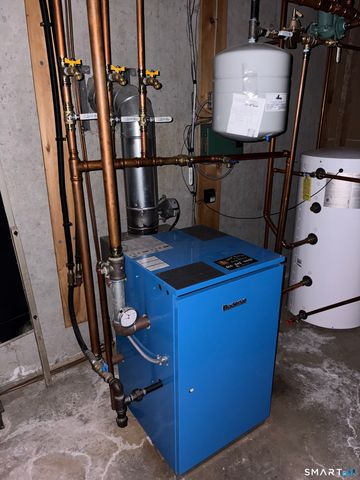 14 Boxwood Lane, Norwich, CT 06360