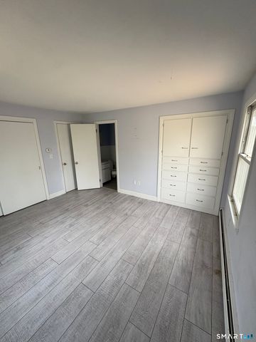 14 Boxwood Lane, Norwich, CT 06360