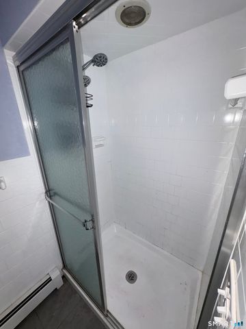 14 Boxwood Lane, Norwich, CT 06360