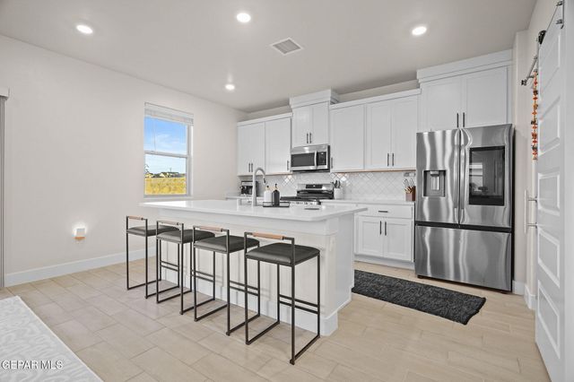 7425 BIG MOUNTAIN Court, El Paso, TX 79911