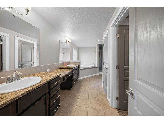 2862 LUCIA Ct, Albany, OR 97321