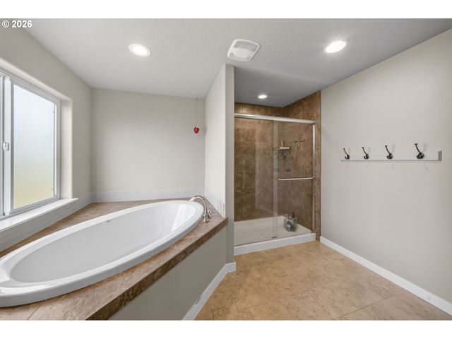 2862 LUCIA Ct, Albany, OR 97321