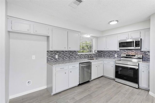 23460 Smith Road, Porter, TX 77365