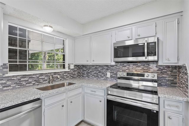 23460 Smith Road, Porter, TX 77365