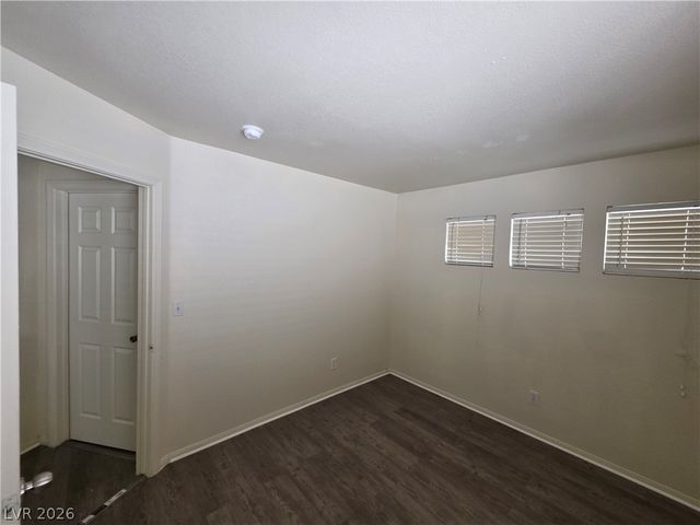 8008 Dover Shores Avenue, Las Vegas, NV 89128