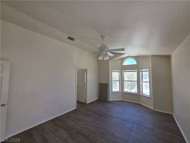 8008 Dover Shores Avenue, Las Vegas, NV 89128