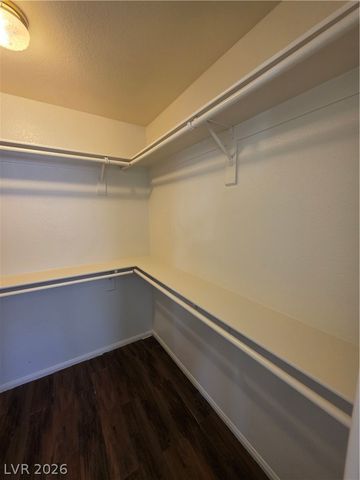 8008 Dover Shores Avenue, Las Vegas, NV 89128