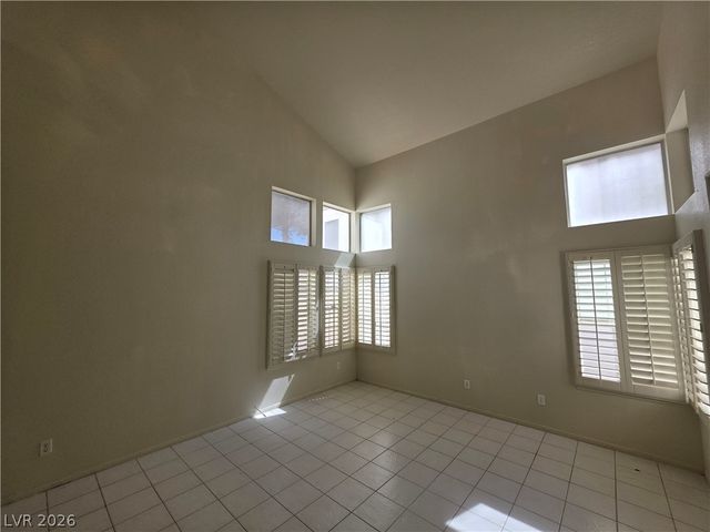 8008 Dover Shores Avenue, Las Vegas, NV 89128