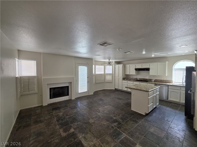 8008 Dover Shores Avenue, Las Vegas, NV 89128