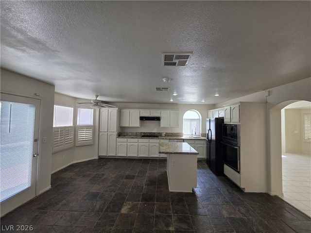 8008 Dover Shores Avenue, Las Vegas, NV 89128