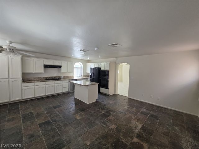 8008 Dover Shores Avenue, Las Vegas, NV 89128