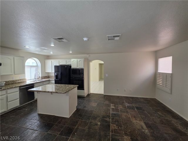 8008 Dover Shores Avenue, Las Vegas, NV 89128