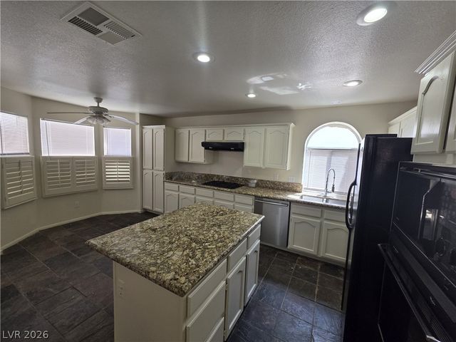 8008 Dover Shores Avenue, Las Vegas, NV 89128