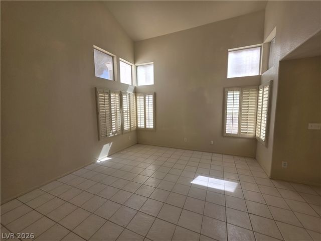 8008 Dover Shores Avenue, Las Vegas, NV 89128