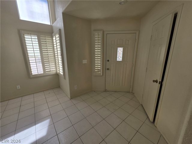 8008 Dover Shores Avenue, Las Vegas, NV 89128