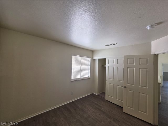 8008 Dover Shores Avenue, Las Vegas, NV 89128