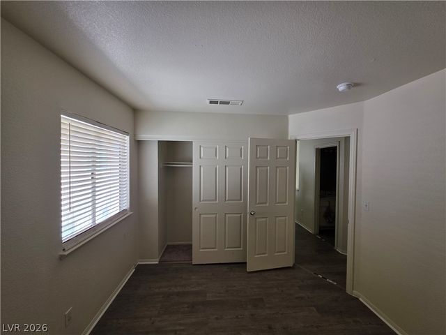 8008 Dover Shores Avenue, Las Vegas, NV 89128