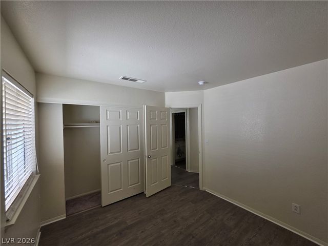 8008 Dover Shores Avenue, Las Vegas, NV 89128