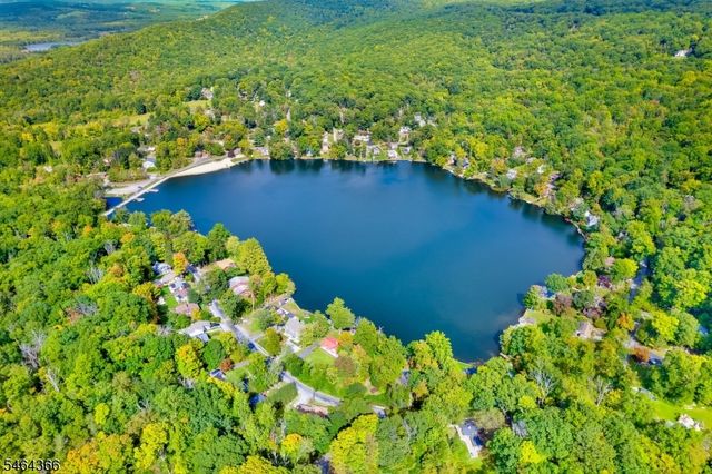 107 Overlook Rd, Vernon Twp., NJ 07461