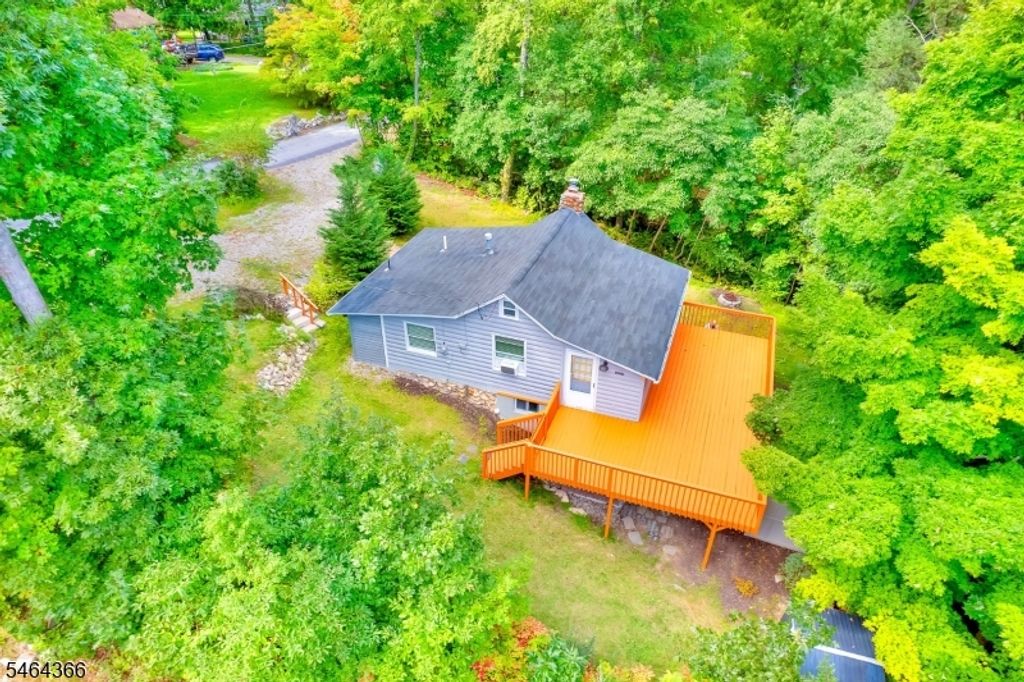 107 Overlook Rd, Vernon Twp., NJ 07461 — photo 2
