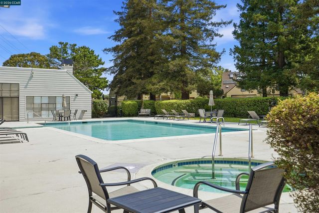 3746 Stoneglen N, Richmond, CA 94806