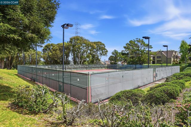 3746 Stoneglen N, Richmond, CA 94806