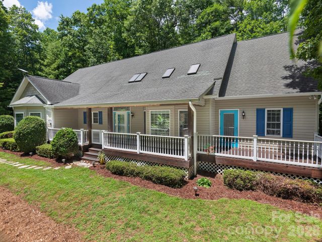 49 Indian Ridge Trail, Hendersonville, NC 28739