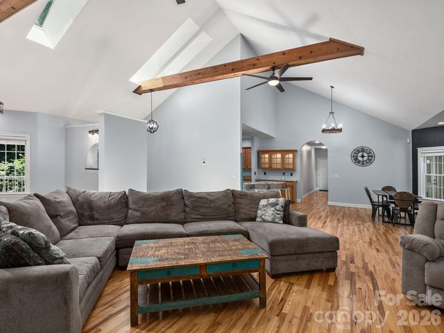 49 Indian Ridge Trail, Hendersonville, NC 28739
