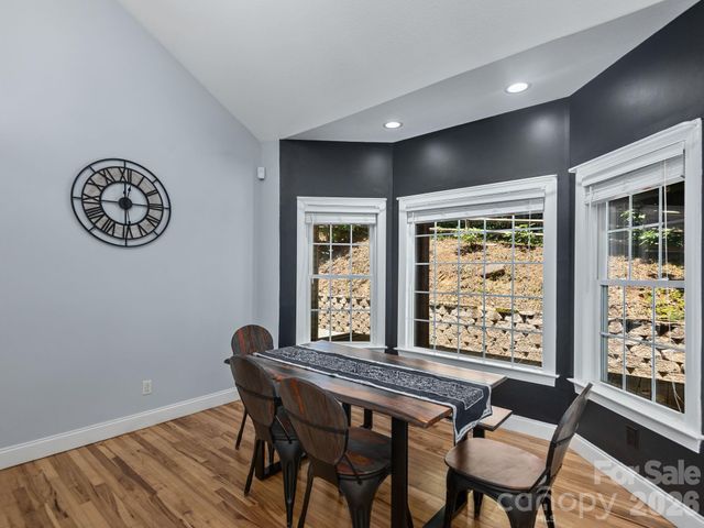 49 Indian Ridge Trail, Hendersonville, NC 28739