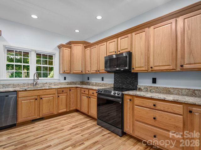 49 Indian Ridge Trail, Hendersonville, NC 28739