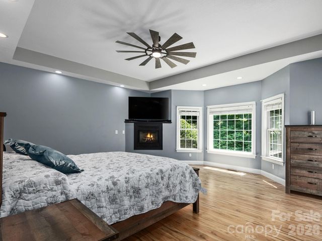 49 Indian Ridge Trail, Hendersonville, NC 28739