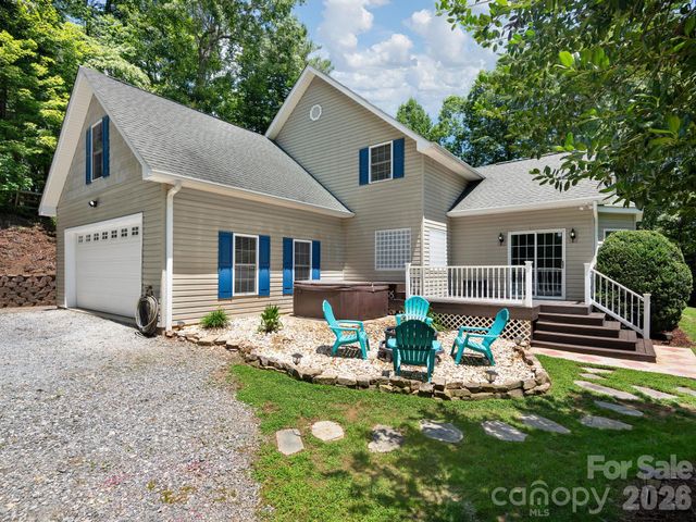 49 Indian Ridge Trail, Hendersonville, NC 28739
