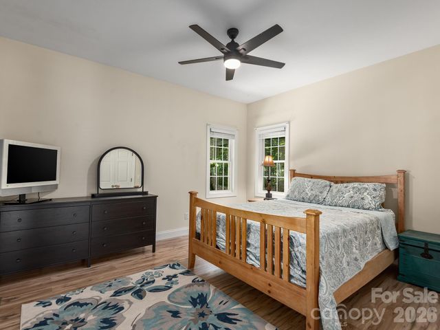 49 Indian Ridge Trail, Hendersonville, NC 28739