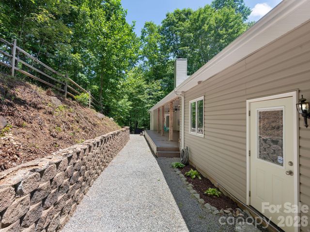 49 Indian Ridge Trail, Hendersonville, NC 28739